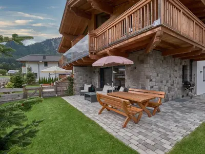 Ein allgemeiner Bergblick oder ein Berglick von des Chalets aus