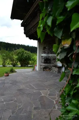 Ein Garten an der Unterkunft Glückchalet