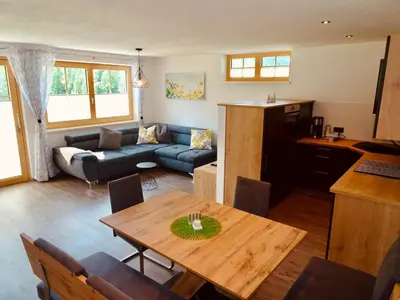 Ein Sitzbereich in der Unterkunft Apartment Silberwald
