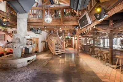 Ein Restaurant oder anderes Speiselokal in der Unterkunft Der Waldhof