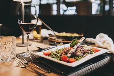 Essen im Hotel oder in der Nähe