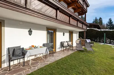 Ein Garten an der Unterkunft Haus Kaufmann