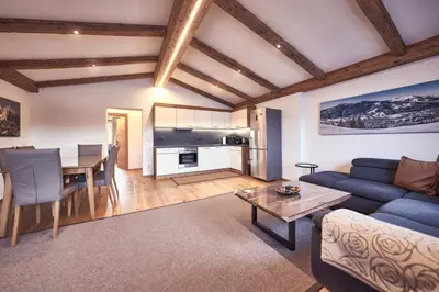 Ein Sitzbereich in der Unterkunft Haus Josef-Herold-Straße 17a