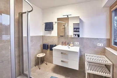 Ein Badezimmer in der Unterkunft Haus Josef-Herold-Straße 17a