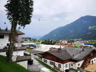 Ein allgemeiner Bergblick oder ein Berglick von der Ferienwohnung aus