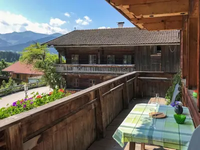 Ein allgemeiner Bergblick oder ein Berglick von der Ferienwohnung aus