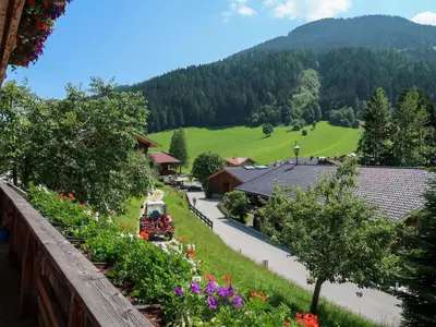 Ein allgemeiner Bergblick oder ein Berglick von der Ferienwohnung aus