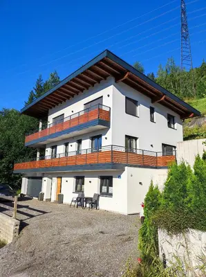Das Gebäude in dem sich die Ferienwohnung befindet