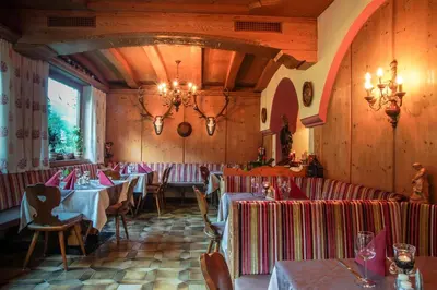 Ein Restaurant oder anderes Speiselokal in der Unterkunft Gasthof Riederhof