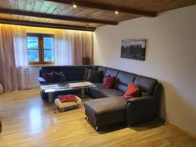Ein Sitzbereich in der Unterkunft Ferienwohnung Pacher