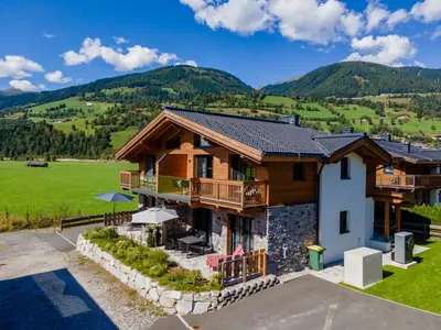 Ein allgemeiner Bergblick oder ein Berglick von des Chalets aus
