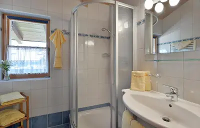 Ein Badezimmer in der Unterkunft Hotel Theresia Garni