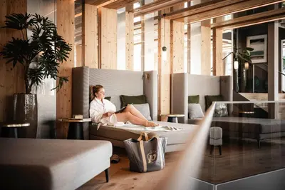 Ein Sitzbereich in der Unterkunft Wohlfühlresort Peternhof