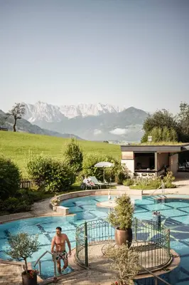 Ein allgemeiner Bergblick oder ein Berglick von des Hotels aus