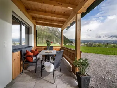 Ein allgemeiner Bergblick oder ein Berglick von der Ferienwohnung aus
