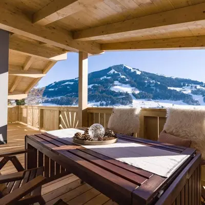 Ein allgemeiner Bergblick oder ein Berglick von der Ferienwohnung aus