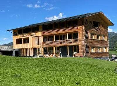 Das Gebäude in dem sich die Ferienwohnung befindet
