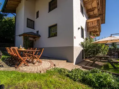 Ein Garten an der Unterkunft Chalet Sonnenalp