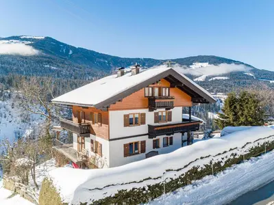 Ein allgemeiner Bergblick oder ein Berglick von der Ferienwohnung aus