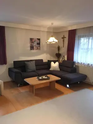 Ein Sitzbereich in der Unterkunft Alpin Apart Armin
