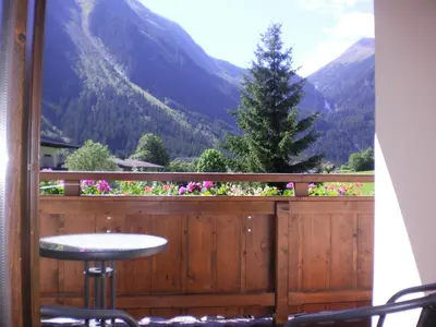 Ein allgemeiner Bergblick oder ein Berglick von der Ferienwohnung aus