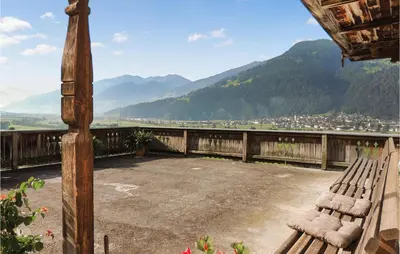 Ein allgemeiner Bergblick oder ein Berglick von der Ferienwohnung aus