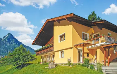 Ein allgemeiner Bergblick oder ein Berglick von der Ferienwohnung aus