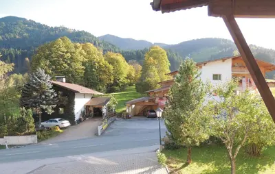 Ein allgemeiner Bergblick oder ein Berglick von der Ferienwohnung aus