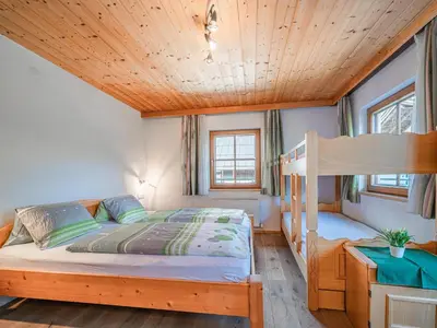 Ein Bett oder Betten in einem Zimmer der Unterkunft Landhaus Hotter 12