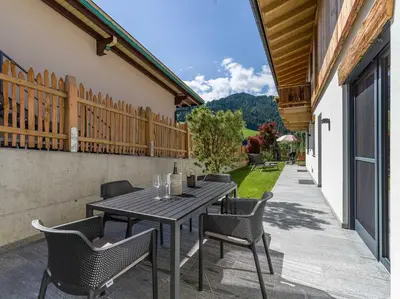 Ein allgemeiner Bergblick oder ein Berglick von des Chalets aus