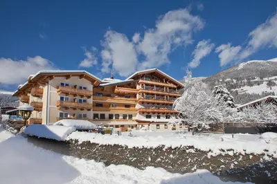 Ein allgemeiner Bergblick oder ein Berglick von des Hotels aus