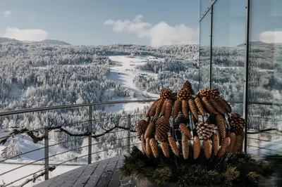 Ein allgemeiner Bergblick oder ein Berglick von der Ferienwohnung aus