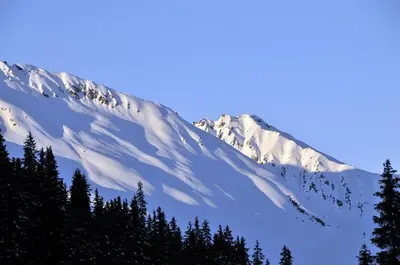 Ein allgemeiner Bergblick oder ein Berglick von der Ferienwohnung aus