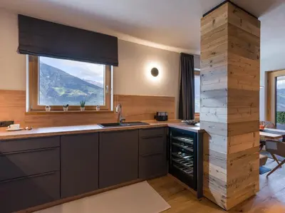 Küche/Küchenzeile in der Unterkunft Van's Place, Luxury Apartment