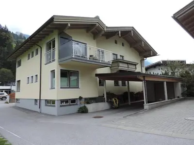 Das Gebäude in dem sich die Ferienwohnung befindet