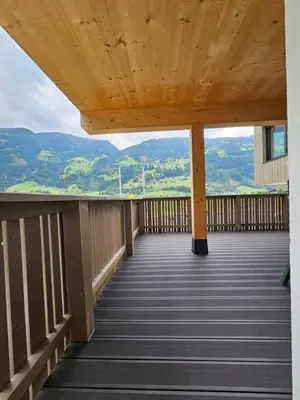 Ein allgemeiner Bergblick oder ein Berglick von der Ferienwohnung aus