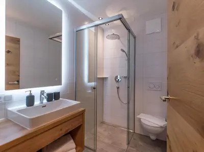 Ein Badezimmer in der Unterkunft Alps Holaus