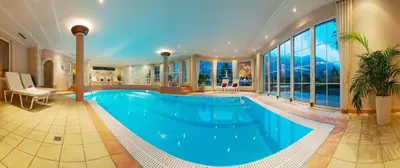 Der Swimmingpool an oder in der Nähe von Alpenhotel Stefanie