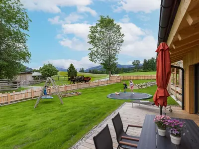 Ein Garten an der Unterkunft Penning.Tirol