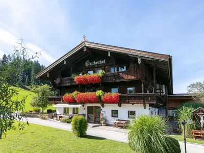 Ein Garten an der Unterkunft Anna Maria
