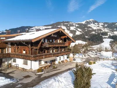 Ein allgemeiner Bergblick oder ein Berglick von der Ferienwohnung aus