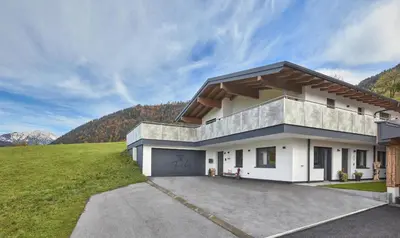 Ein allgemeiner Bergblick oder ein Berglick von der Ferienwohnung aus