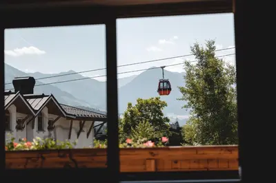 Ein allgemeiner Bergblick oder ein Berglick von der Ferienwohnung aus