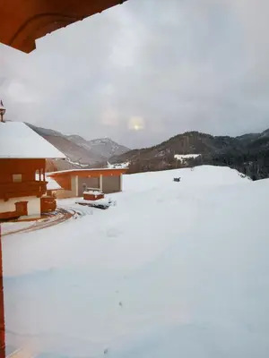 Ein allgemeiner Bergblick oder ein Berglick von der Ferienwohnung aus