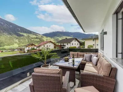 Ein allgemeiner Bergblick oder ein Berglick von der Ferienwohnung aus