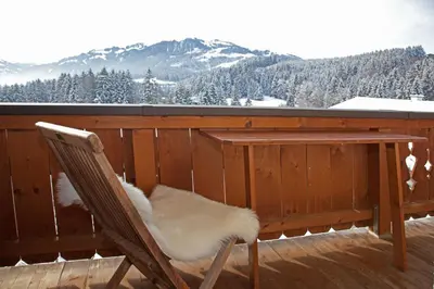 Ein allgemeiner Bergblick oder ein Berglick von der Ferienwohnung aus