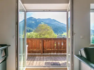 Ein allgemeiner Bergblick oder ein Berglick von der Ferienwohnung aus