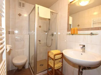 Ein Badezimmer in der Unterkunft Holiday Home Zeller by Interhome