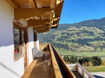 Ein allgemeiner Bergblick oder ein Berglick von der Ferienwohnung aus
