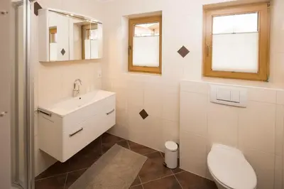 Ein Badezimmer in der Unterkunft Appartement Moaeben - Panorama